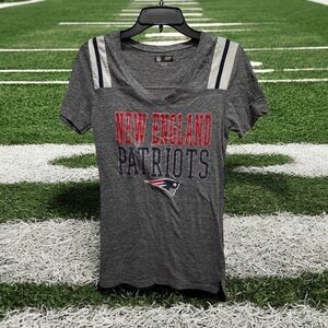NFL Team Apparel Gray v neck tee Shirt size small with rhinestone highlights